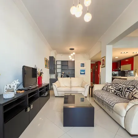 Homevision - Red - Prime Location Appartement