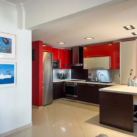 Homevision - Red - Prime Location Appartement