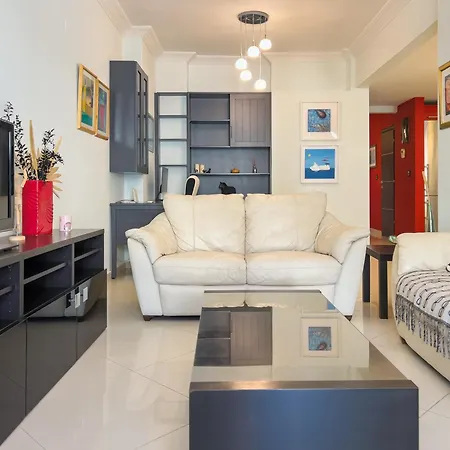 Homevision - Red - Prime Location Appartement