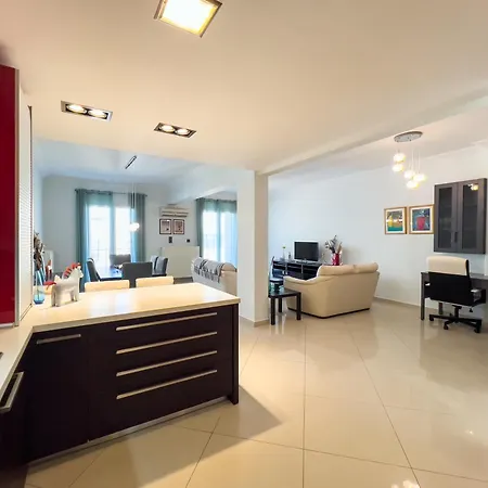Daire Homevision - Red - Prime Location *