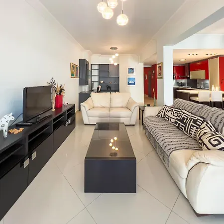 Homevision - Red - Prime Location Daire